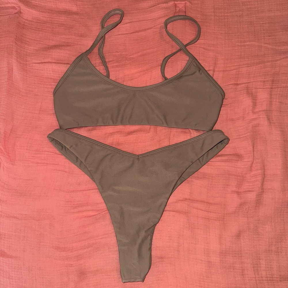 Benoa Miki top and Johnny bottom in Husk